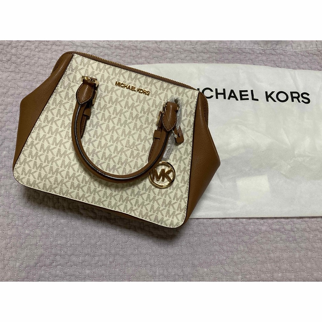 Michael Kors(マイケルコース)の新品未使用！マイケルコース＊ロゴバッグ　2way レディースのバッグ(ハンドバッグ)の商品写真