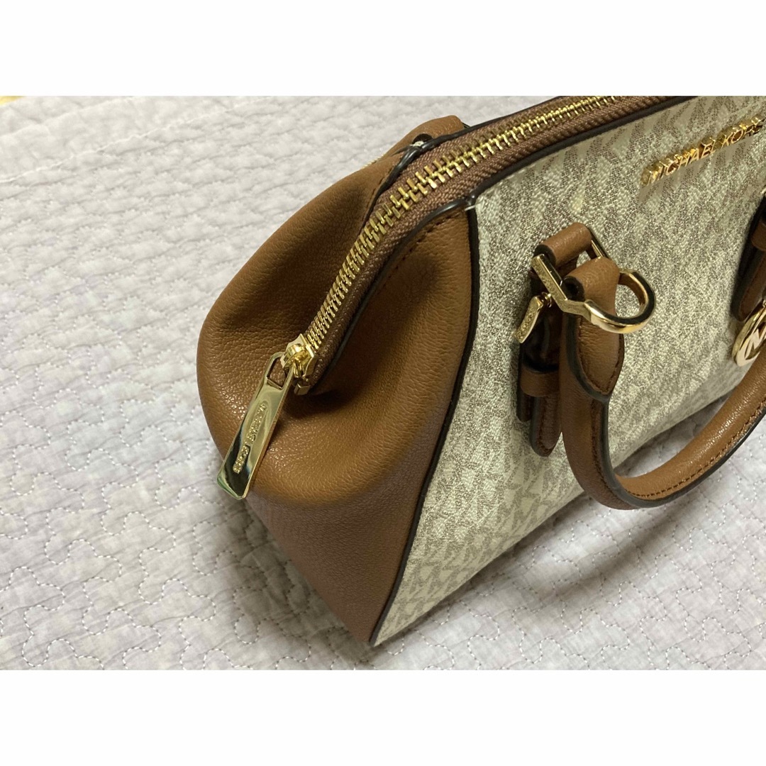 Michael Kors(マイケルコース)の新品未使用！マイケルコース＊ロゴバッグ　2way レディースのバッグ(ハンドバッグ)の商品写真