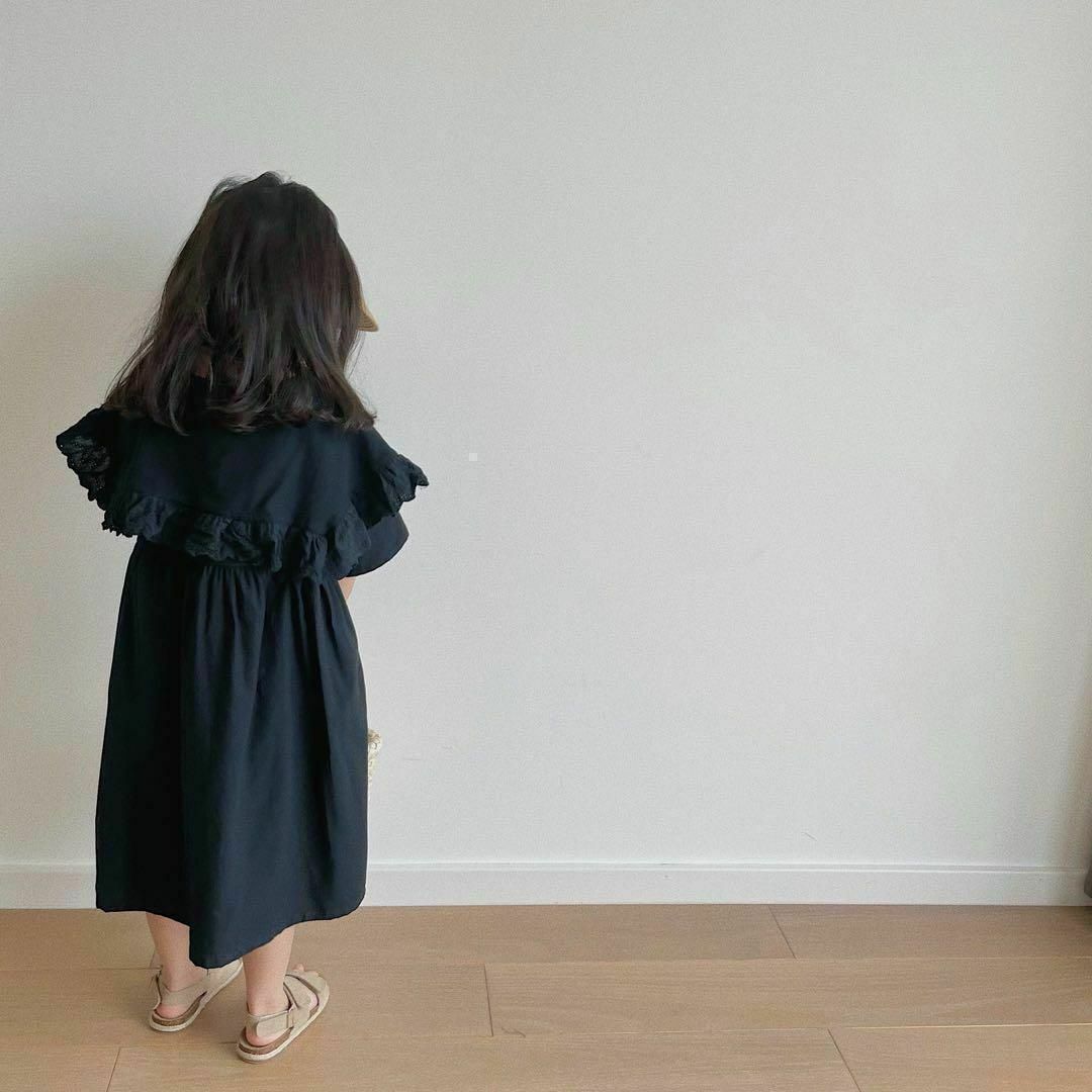 ビッグカラーワンピース　ブラック100cm 韓国子供服　黒色　襟付きワンピ キッズ/ベビー/マタニティのキッズ服女の子用(90cm~)(ワンピース)の商品写真