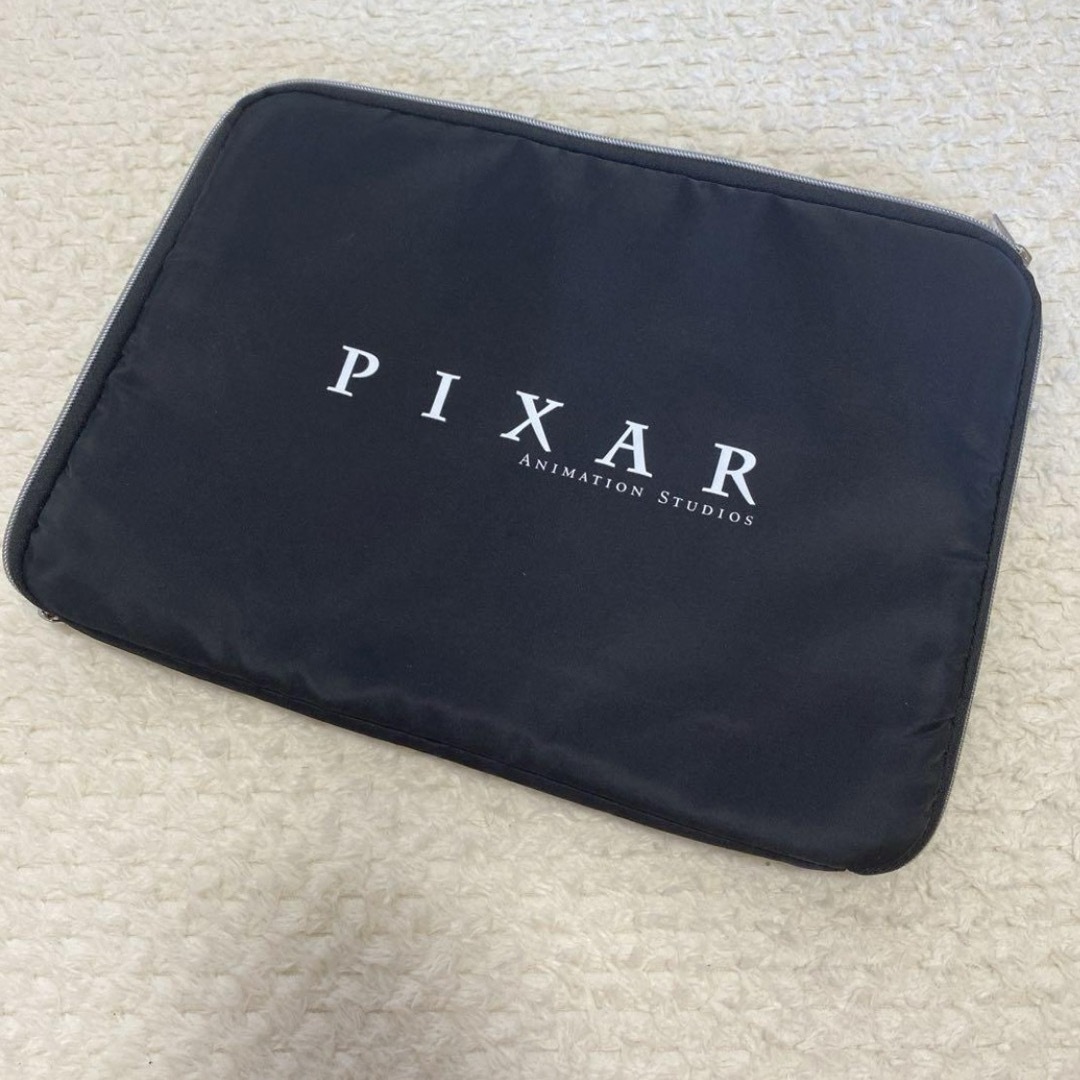 Disney(ディズニー)のpixar パソコンケース スマホ/家電/カメラのPC/タブレット(その他)の商品写真