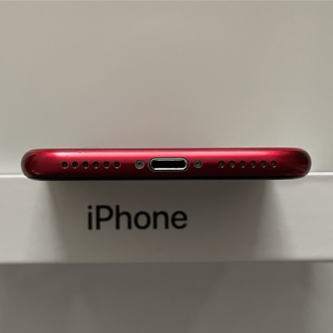 Apple(アップル)のiPhoneSE 第3世代 RED 64GB SIMフリー スマホ/家電/カメラのスマートフォン/携帯電話(スマートフォン本体)の商品写真