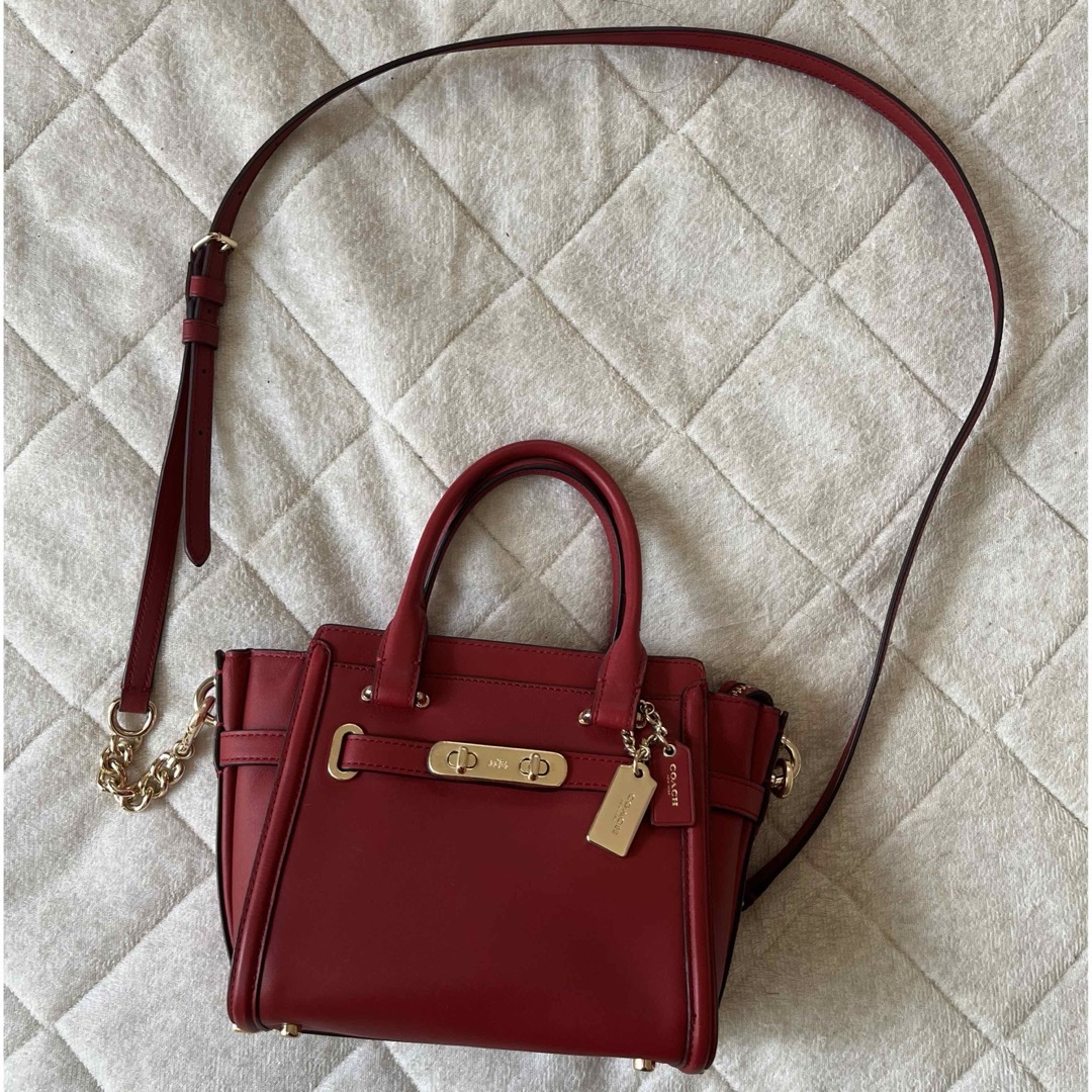 COACH(コーチ)の美品 COACH コーチ ショルダーバッグ ハンドバッグ レッド ボルドー 赤 レディースのバッグ(ショルダーバッグ)の商品写真