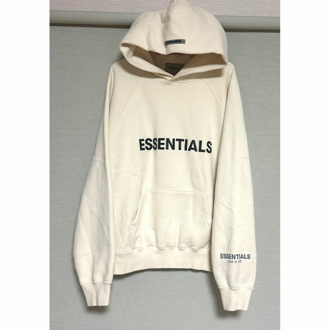 FEAR OF GOD(フィアオブゴッド)のESSENTIALS ☆ FEAR OF GOD フロントロゴ パーカー 白 メンズのトップス(パーカー)の商品写真