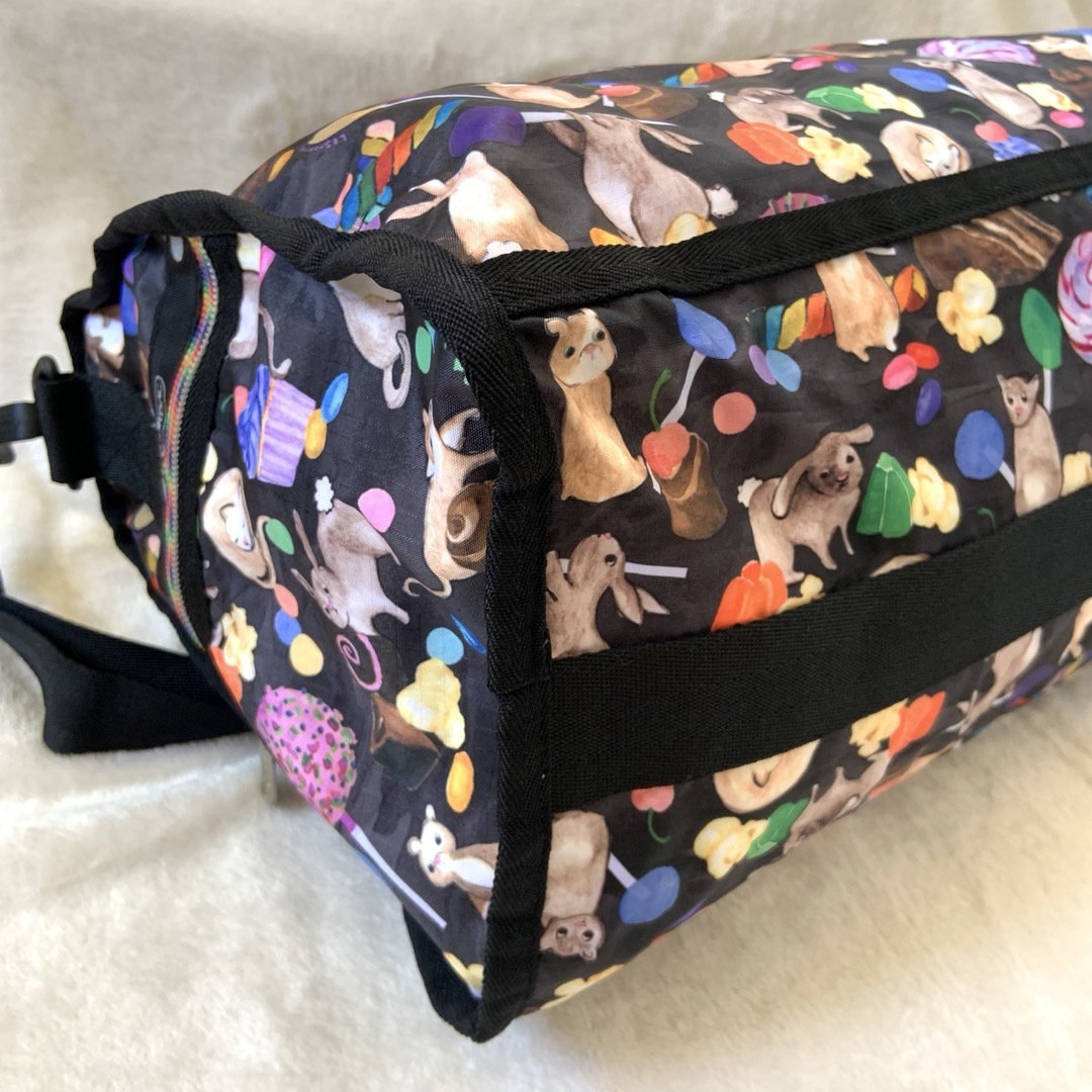 LeSportsac(レスポートサック)の美品★レスポートサック★ボストンバッグ★スイーツファクトリー柄★アニマル レディースのバッグ(ボストンバッグ)の商品写真