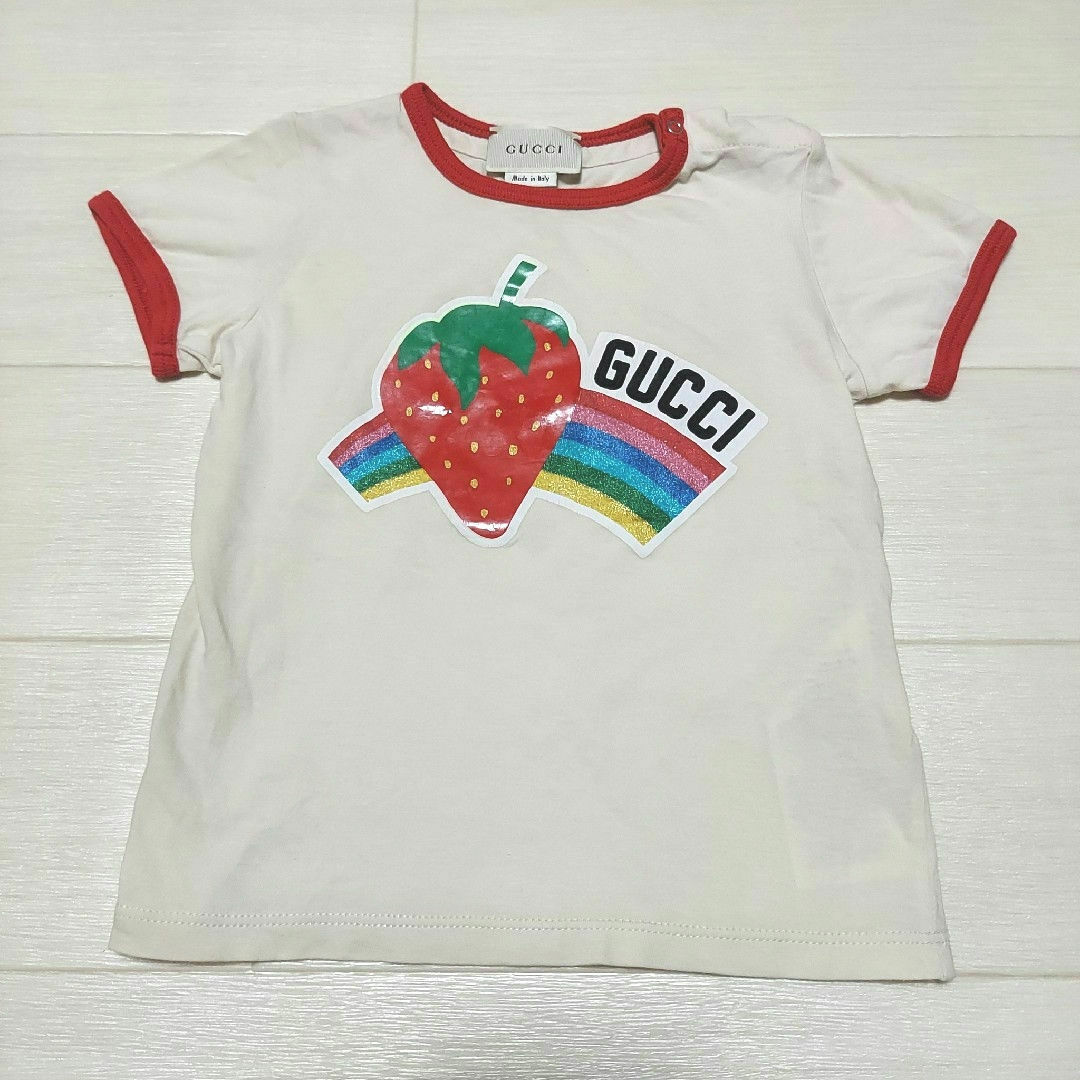 Gucci(グッチ)のGUCCI グッチ キッズ Tシャツ いちご 24m キッズ/ベビー/マタニティのキッズ服女の子用(90cm~)(Tシャツ/カットソー)の商品写真