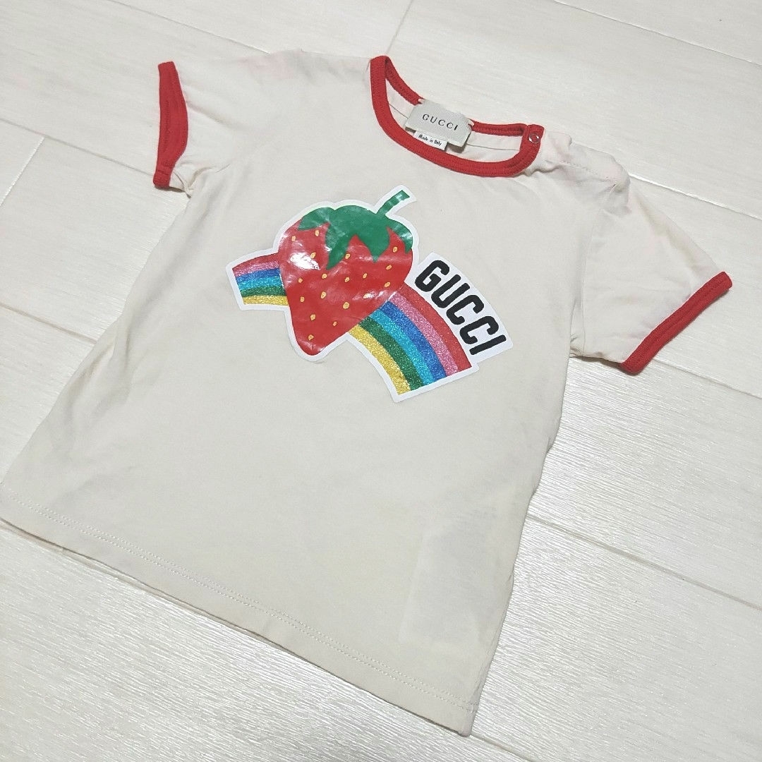 Gucci(グッチ)のGUCCI グッチ キッズ Tシャツ いちご 24m キッズ/ベビー/マタニティのキッズ服女の子用(90cm~)(Tシャツ/カットソー)の商品写真