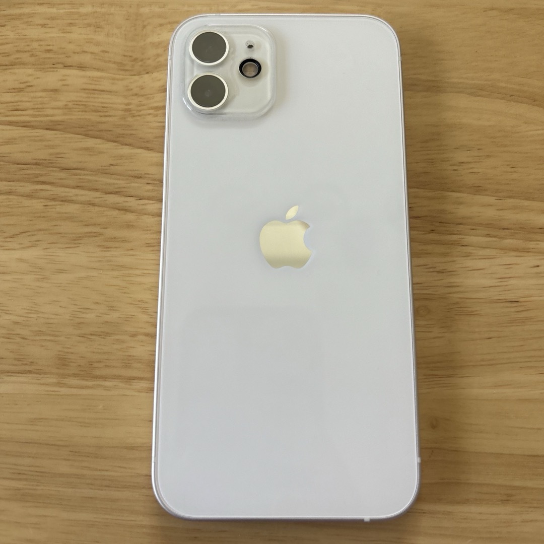iPhone(アイフォーン)のiPhone 12 本体　ホワイト スマホ/家電/カメラのスマートフォン/携帯電話(スマートフォン本体)の商品写真
