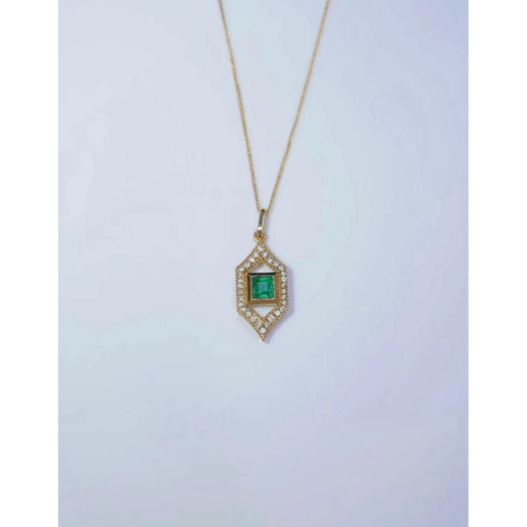天然ダイヤモンド付きエメラルドペンダントk18 レディースのアクセサリー(ネックレス)の商品写真