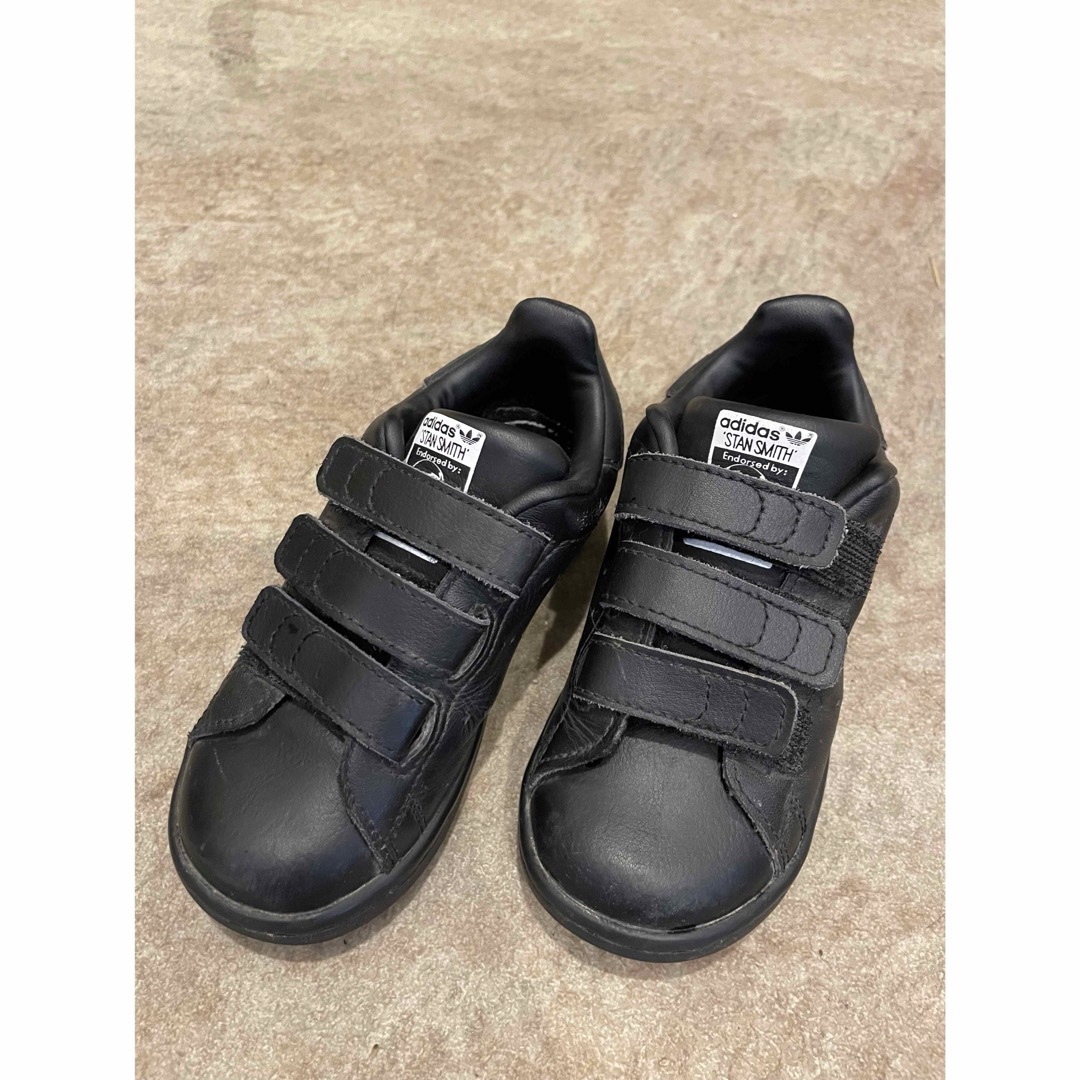 adidas(アディダス)のadidas アディダス　キッズ　スニーカー キッズ/ベビー/マタニティのキッズ靴/シューズ(15cm~)(スニーカー)の商品写真