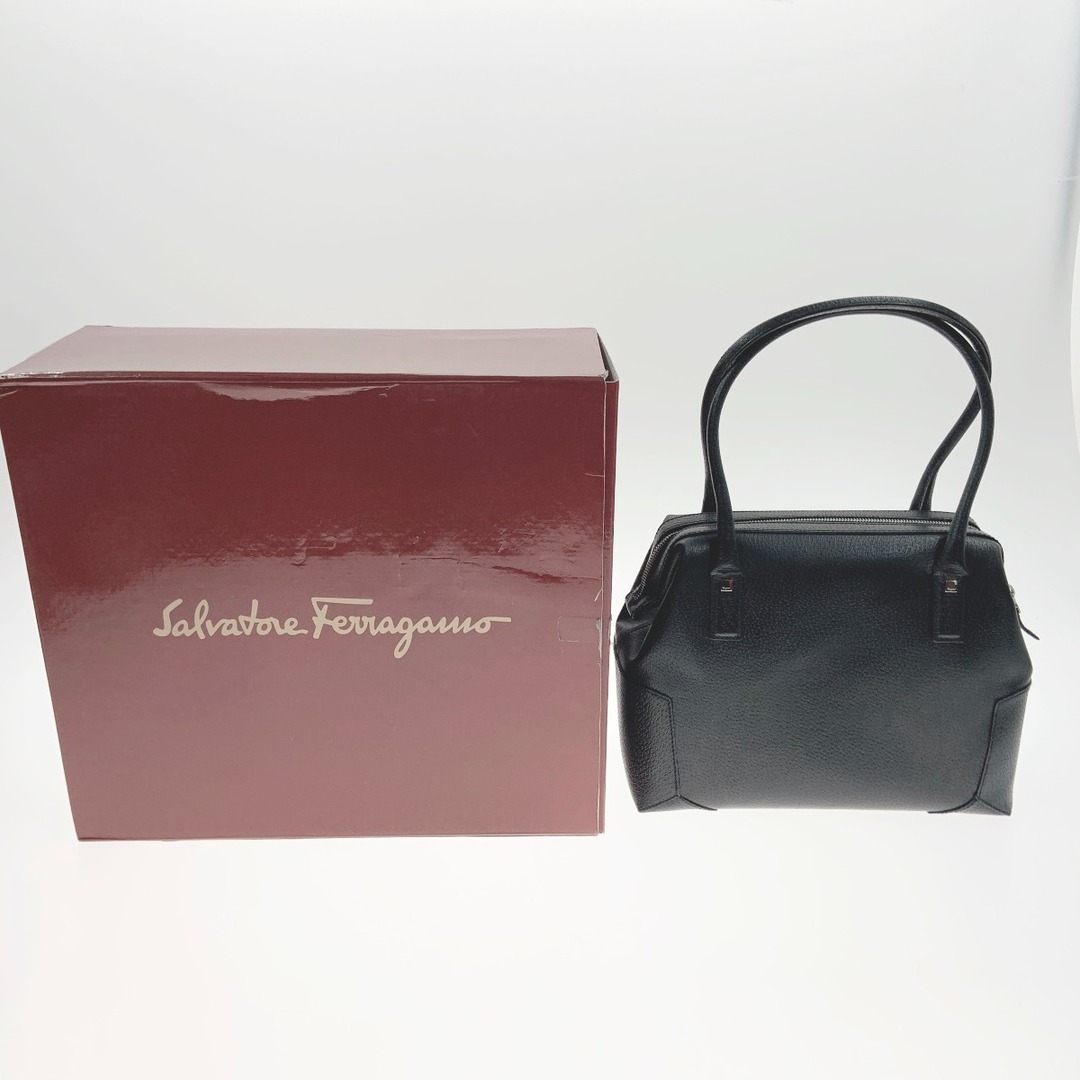 Ferragamo(フェラガモ)の〇〇Ferragamo フェラガモ ハンドバッグ  AQ-21 1204 ブラック レディースのバッグ(ハンドバッグ)の商品写真