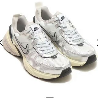 NIKE - ナイキ　NIKE  V2K RUN  25cm