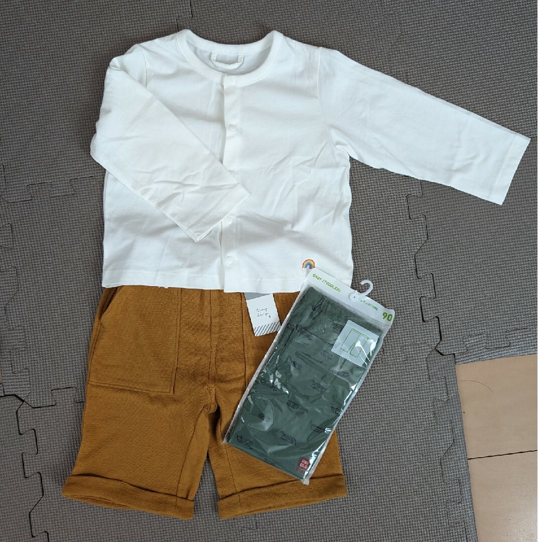 UNIQLO(ユニクロ)の新品　ズボン　レギンス　カーディガン　90cm キッズ/ベビー/マタニティのキッズ服男の子用(90cm~)(パンツ/スパッツ)の商品写真