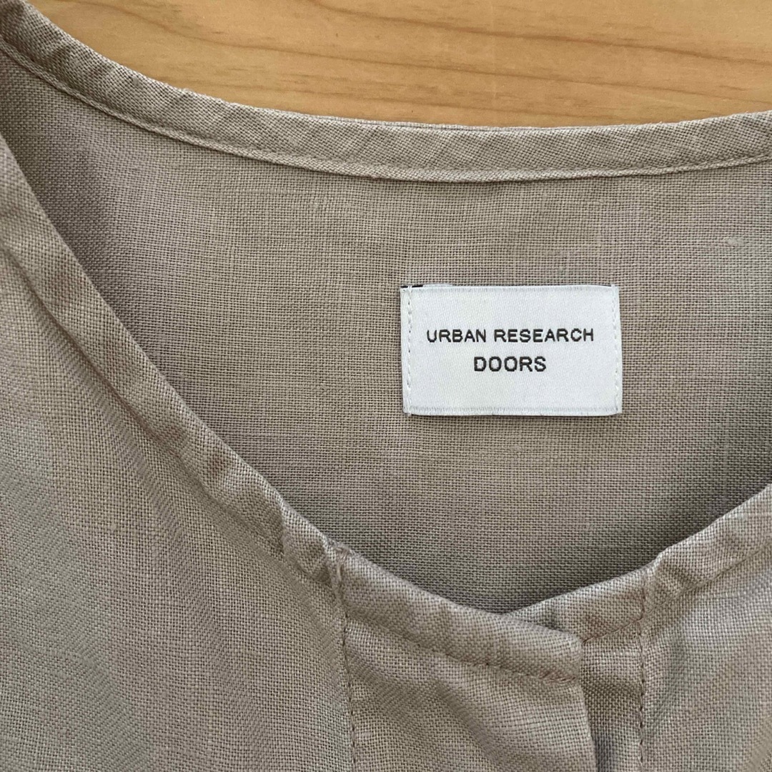 URBAN RESEARCH DOORS(アーバンリサーチドアーズ)のアーバンリサーチドアーズ　ブラウス レディースのトップス(シャツ/ブラウス(半袖/袖なし))の商品写真