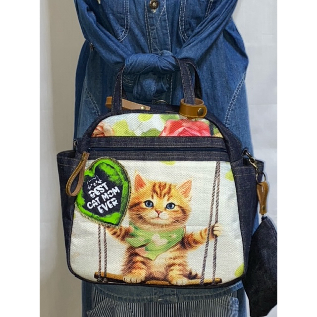 ハンドメイド☆岡山デニム☆ステンシル☆トラネコ☆猫☆4wayボストンバッグ レディースのバッグ(ショルダーバッグ)の商品写真