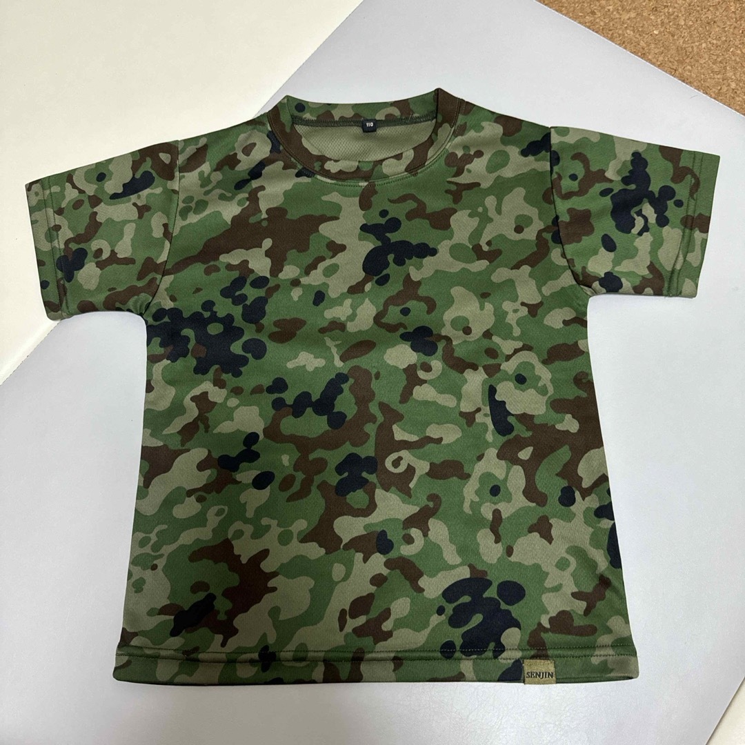 迷彩Tシャツ　１１０センチ キッズ/ベビー/マタニティのキッズ服男の子用(90cm~)(Tシャツ/カットソー)の商品写真