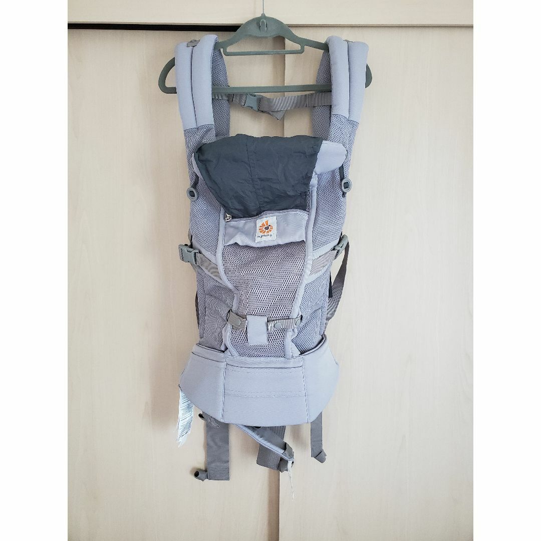 Ergobaby(エルゴベビー)のエルゴベビー・ベビーキャリア　ADAPT キッズ/ベビー/マタニティの外出/移動用品(キャリーバスケット)の商品写真