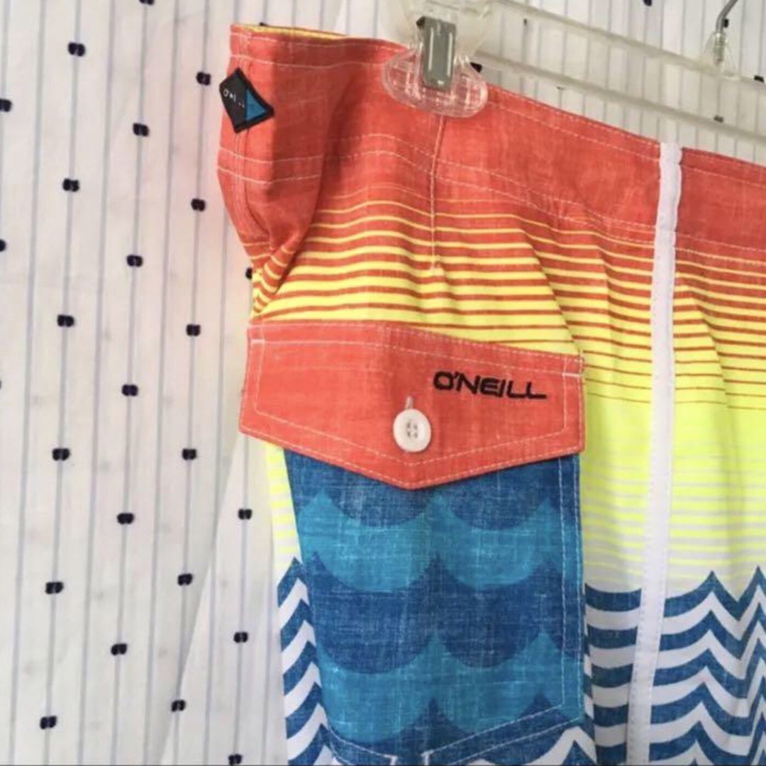 O'NEILL(オニール)のO'NEILLオニールUS限定waveデザインサーフトランクス海パン32インチ メンズの水着/浴衣(水着)の商品写真