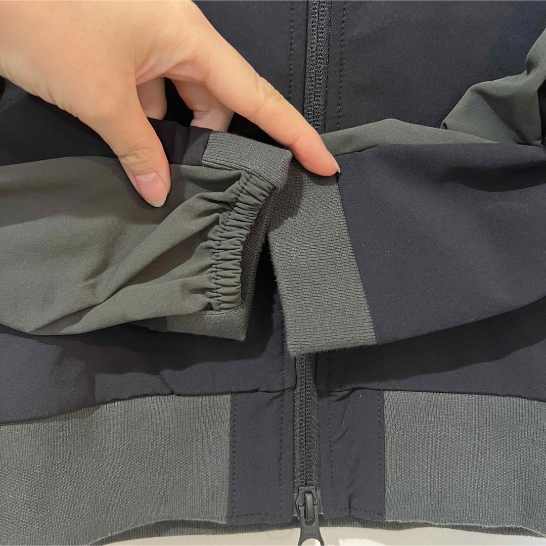 adidas(アディダス)の新品！アディダス☆スリーストライプロゴジャケット 黒 レディースのジャケット/アウター(ナイロンジャケット)の商品写真
