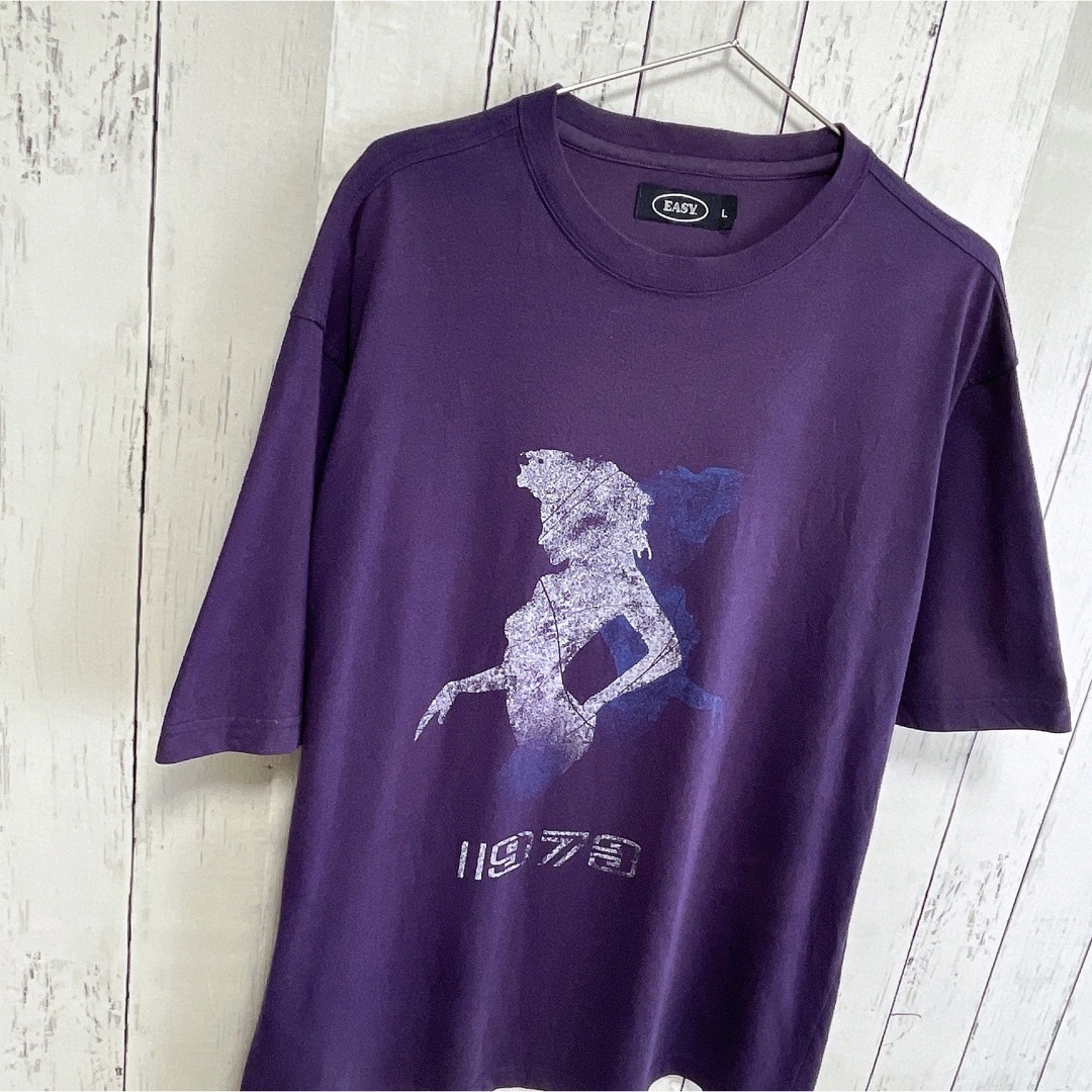 USA古着　Tシャツ　Lサイズ　パープル　紫　プリント　ロゴ　クルーネック　半袖 メンズのトップス(Tシャツ/カットソー(半袖/袖なし))の商品写真