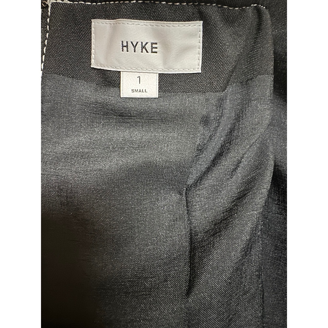 HYKE(ハイク)のHYKE WHITE STITCH STRAPLESS TOP レディースのトップス(ベアトップ/チューブトップ)の商品写真