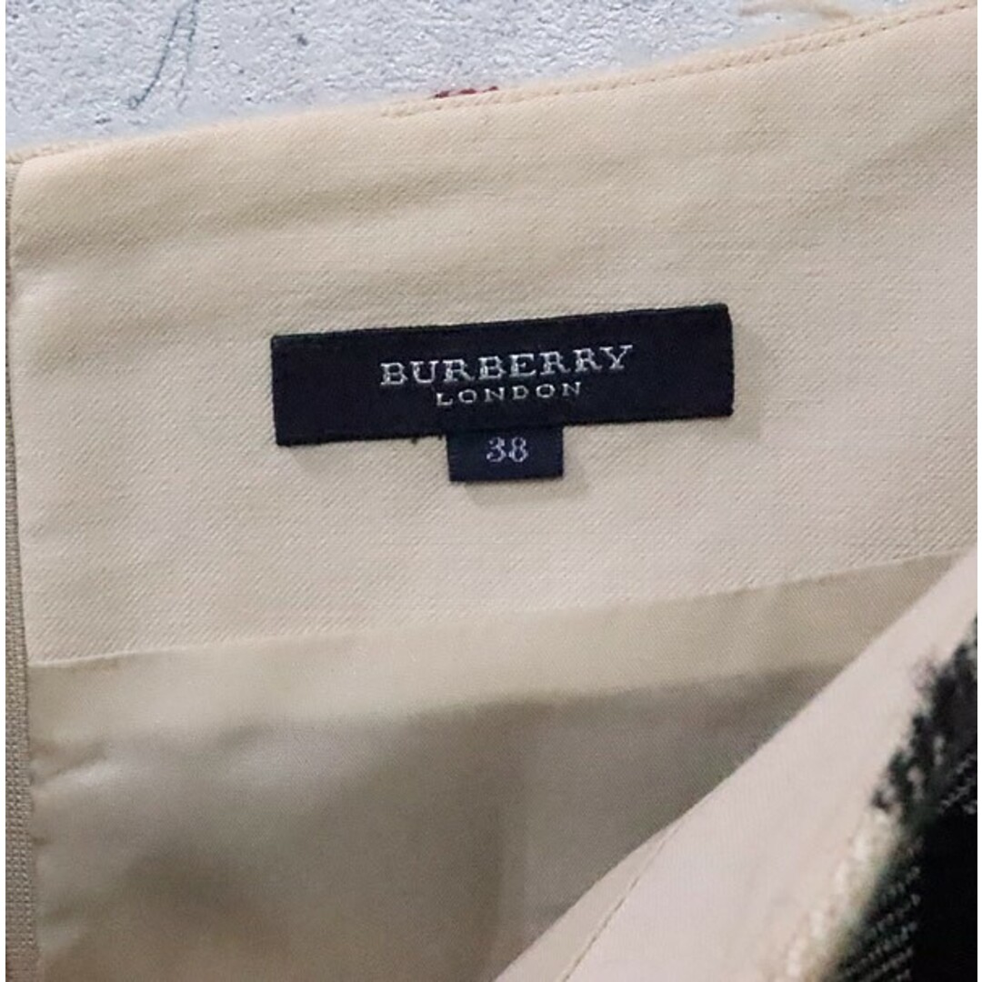 BURBERRY(バーバリー)の【広尾店】バーバリー BURBERRY チェック柄スカート size38 【13912】 レディースのスカート(ひざ丈スカート)の商品写真