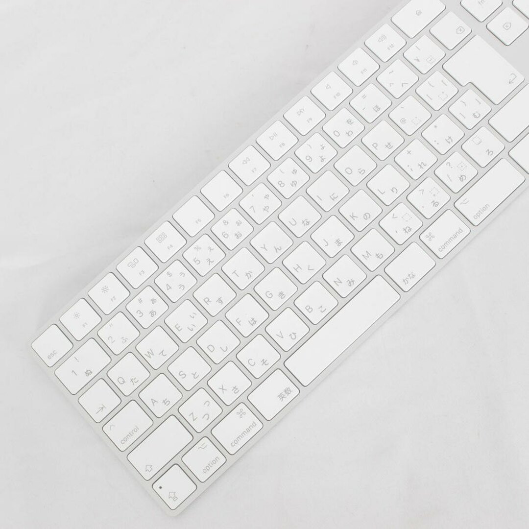 Apple(アップル)の【美品】Apple Magic Keyboard MQ052J/A シルバー テンキー付き JIS マジックキーボード アップル 本体 スマホ/家電/カメラのPC/タブレット(PC周辺機器)の商品写真