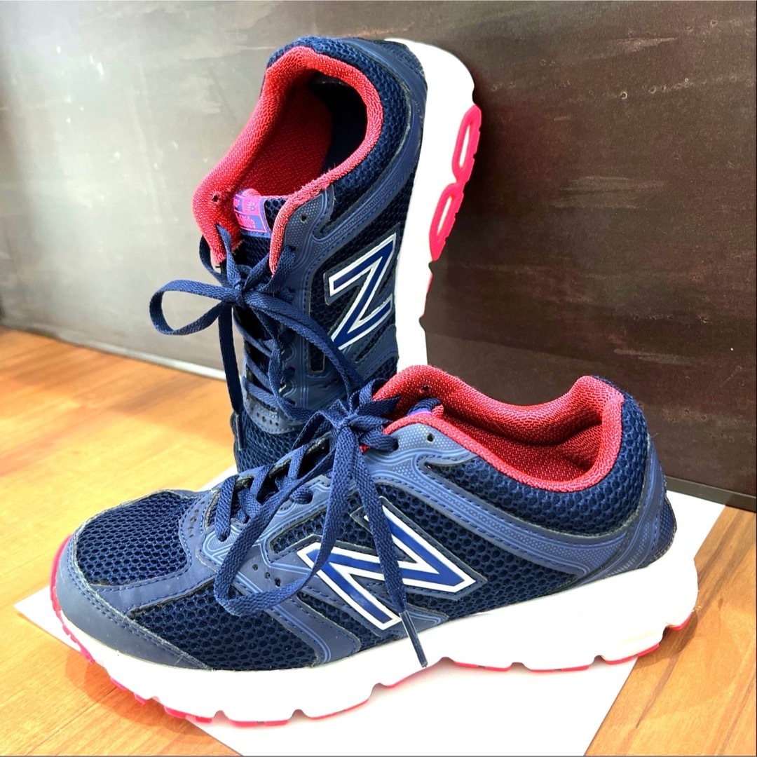 New Balance(ニューバランス)のニューバランス＊460v2＊24.5cm＊スニーカー＊軽量＊可愛い＊メッシュ レディースの靴/シューズ(スニーカー)の商品写真