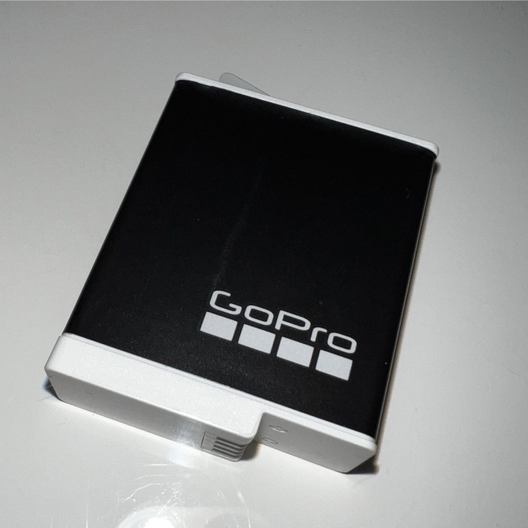 GoPro(ゴープロ)のGoPro Enduro　バッテリー スマホ/家電/カメラのカメラ(ビデオカメラ)の商品写真