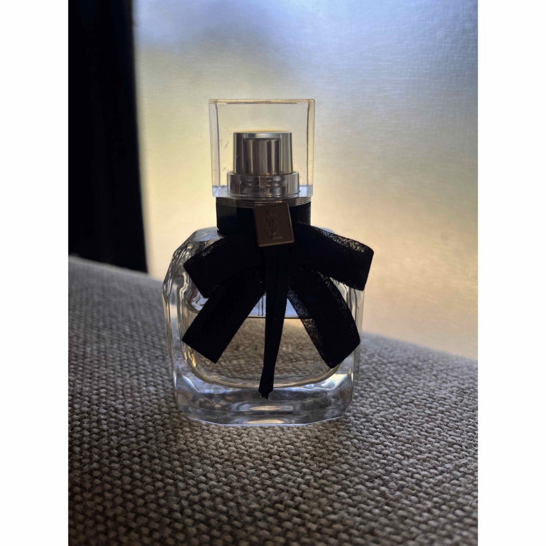 Yves Saint Laurent(イヴサンローラン)のイブサンローラン　モンパリオーデパルファム30ml コスメ/美容の香水(香水(女性用))の商品写真