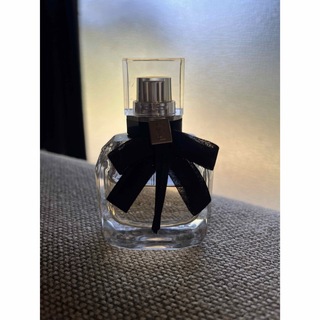 イヴサンローラン(Yves Saint Laurent)のイブサンローラン　モンパリオーデパルファム30ml(香水(女性用))