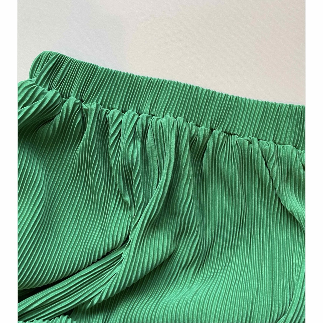 パンツ ワイドパンツ リブパンツ プリーツ 裾カット セルフカット グリーン レディースのパンツ(カジュアルパンツ)の商品写真