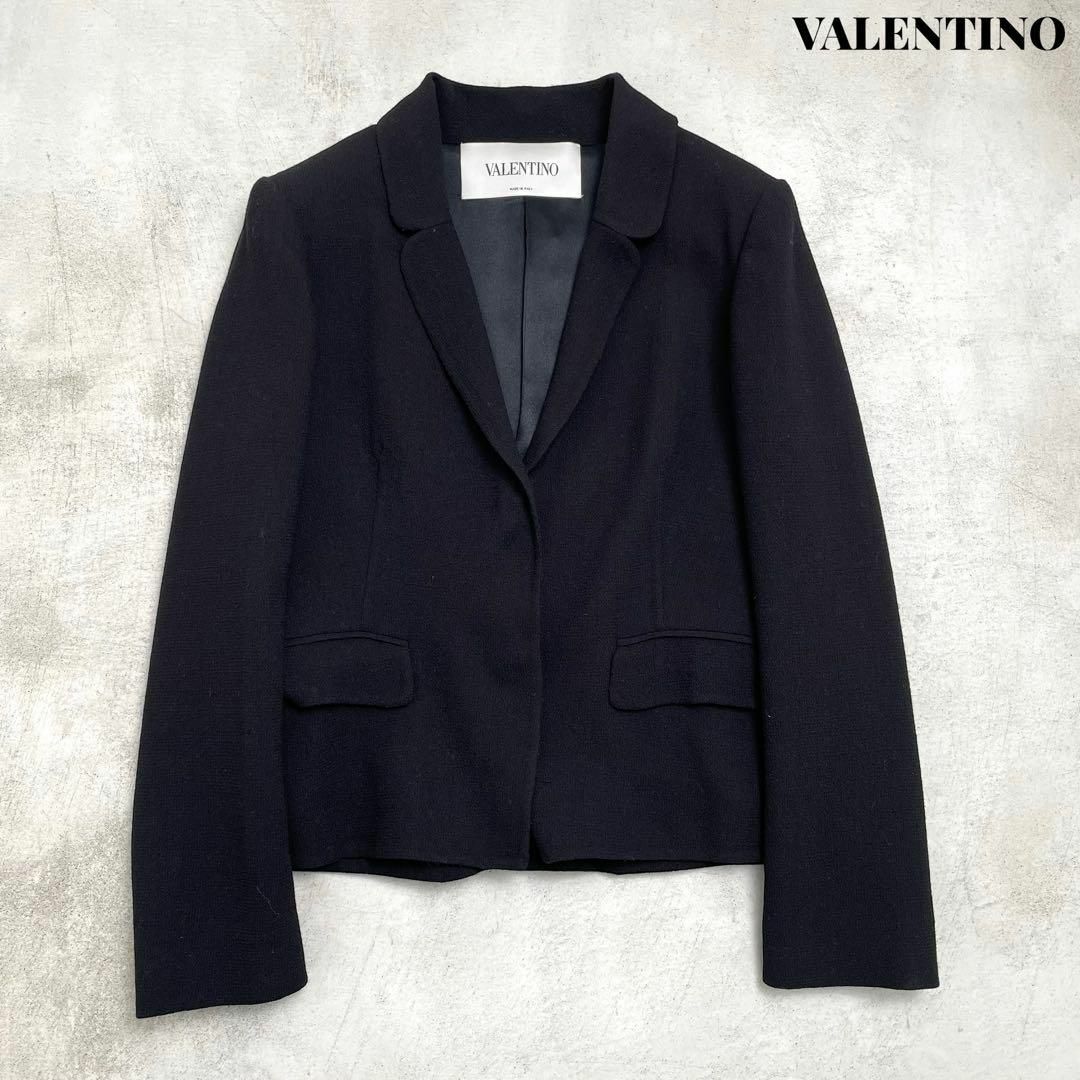 VALENTINO(ヴァレンティノ)の【美品】VALENTINO ヴァレンティノ ギャザー ジャケット ブラック レディースのジャケット/アウター(テーラードジャケット)の商品写真