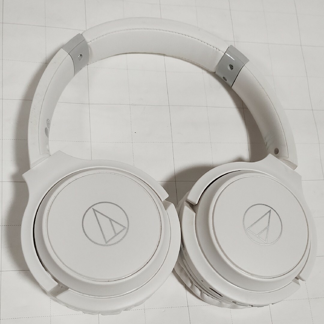 audio-technica(オーディオテクニカ)の【送料無料】美品！２個★ワイヤレスヘッドホン★ATH-S200BT スマホ/家電/カメラのオーディオ機器(ヘッドフォン/イヤフォン)の商品写真