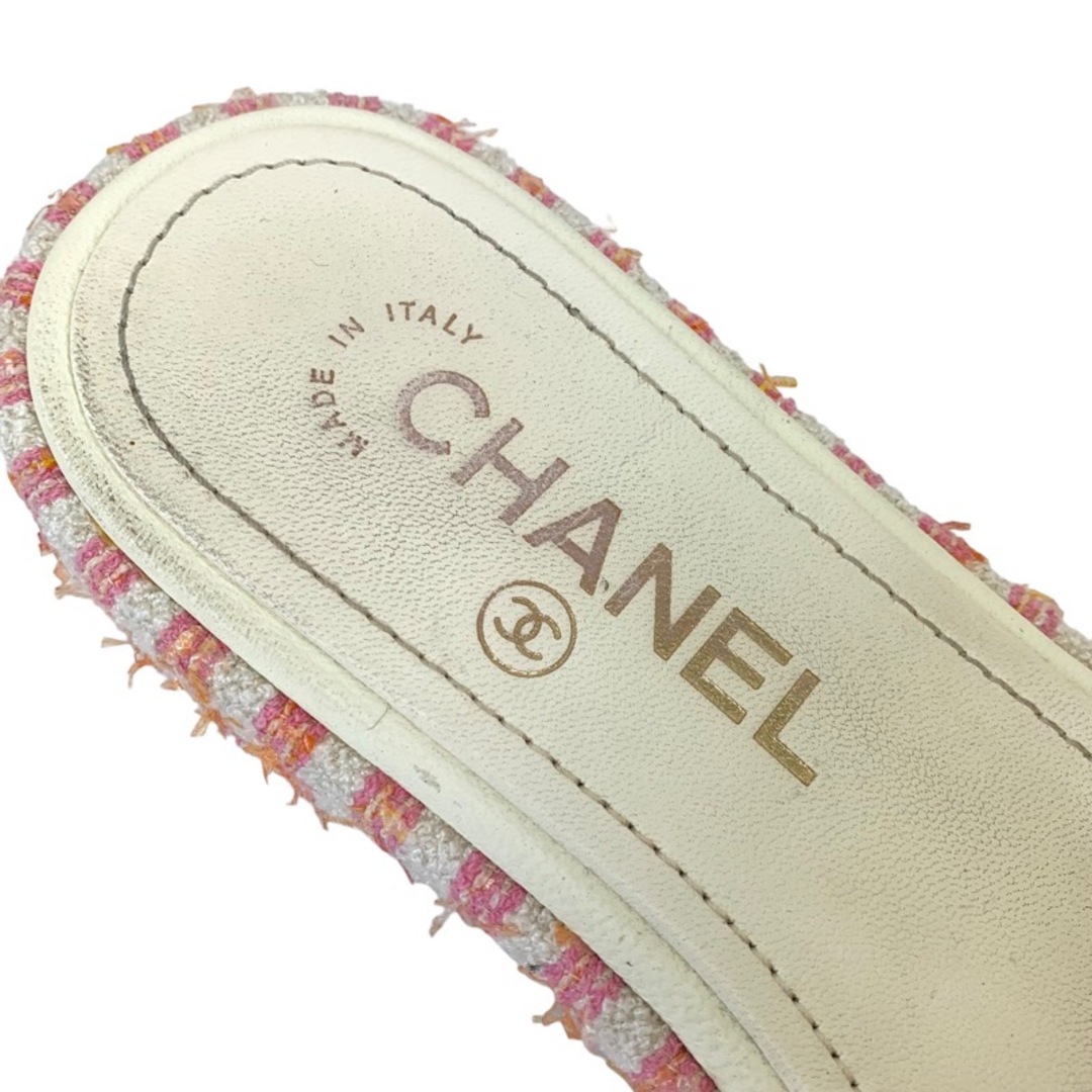 CHANEL(シャネル)のシャネル CHANEL サンダル 靴 シューズ ファブリック ピンク ホワイト ミュール ココマーク ロゴ 刺繍 ストライプ レディースの靴/シューズ(サンダル)の商品写真