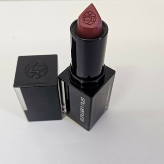 シュウウエムラ(shu uemura)の未使用！shu uemura ルージュアンリミテッド　キヌマット　BR875(口紅)