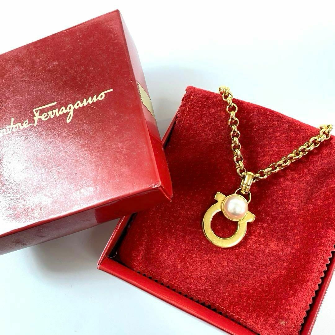 Salvatore Ferragamo(サルヴァトーレフェラガモ)のフェラガモ FERRAGAMO ゴールド ネックレス レディースのアクセサリー(ネックレス)の商品写真