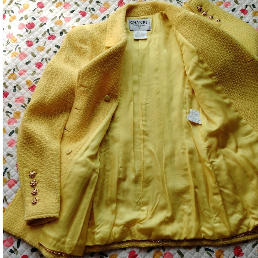 CHANEL(シャネル)のシャネル　９６A　ツイードジャケット　美品　グリポア　イエロー　黄色 レディースのジャケット/アウター(テーラードジャケット)の商品写真