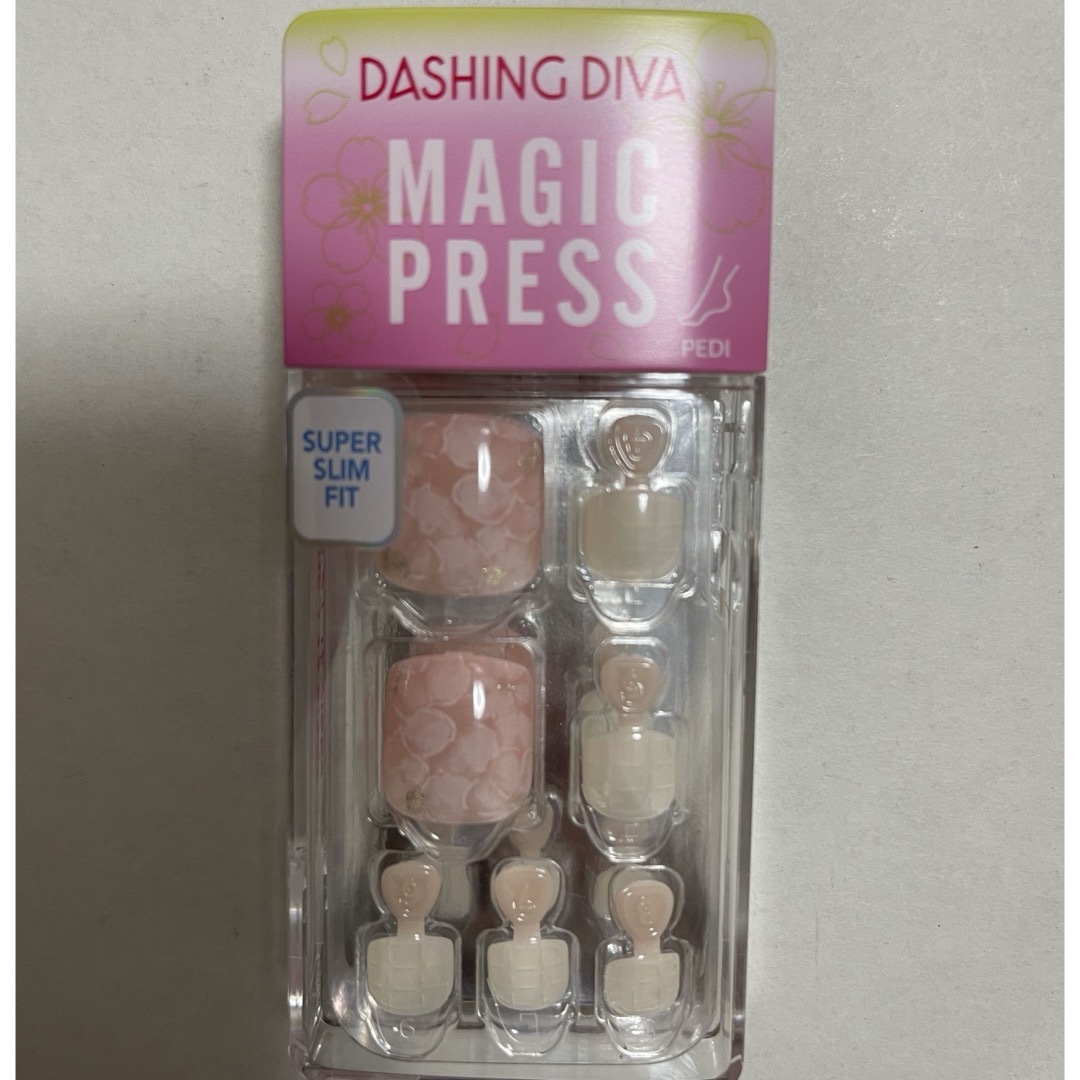 DASHING DIVA(ダッシングディバ)のダッシングディバ　マジックプレス　ネイルチップ　付け爪　フット　ペディキュア コスメ/美容のネイル(つけ爪/ネイルチップ)の商品写真