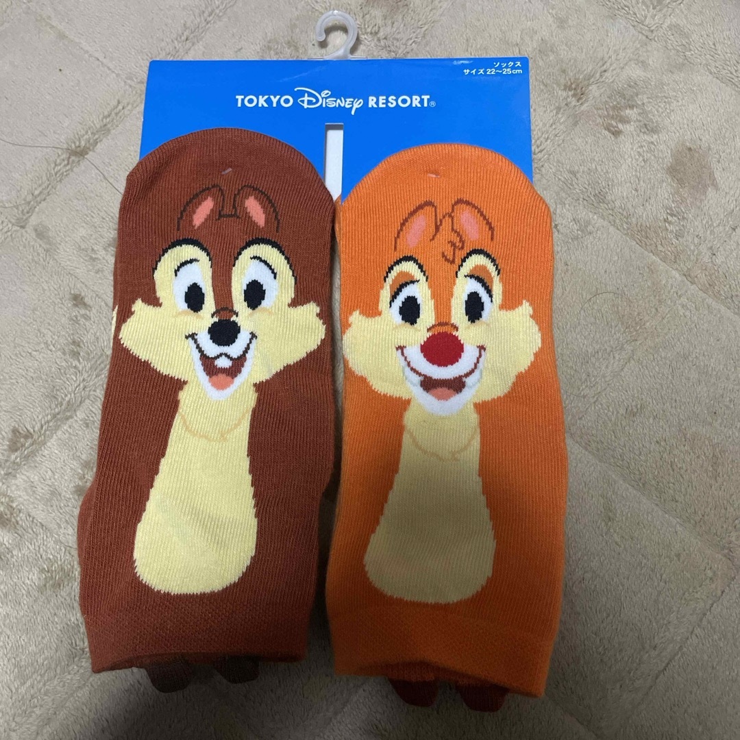 Disney(ディズニー)のディズニー チップとデール 靴下 ソックス エンタメ/ホビーのおもちゃ/ぬいぐるみ(キャラクターグッズ)の商品写真