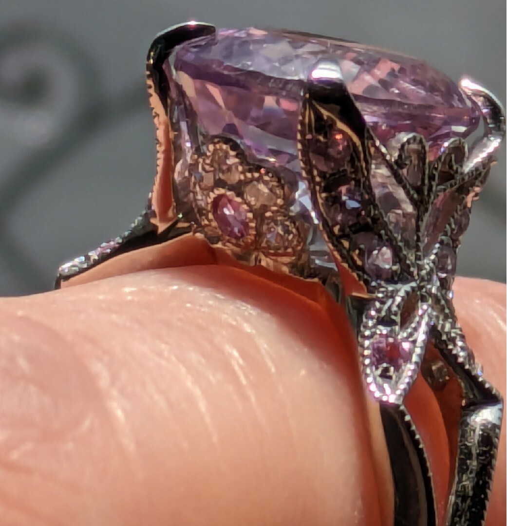 pt900  蝶々のアメジストリング　ダイヤ　サファイア レディースのアクセサリー(リング(指輪))の商品写真