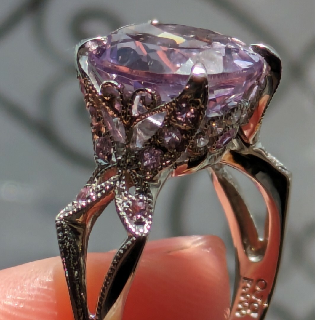 pt900  蝶々のアメジストリング　ダイヤ　サファイア レディースのアクセサリー(リング(指輪))の商品写真