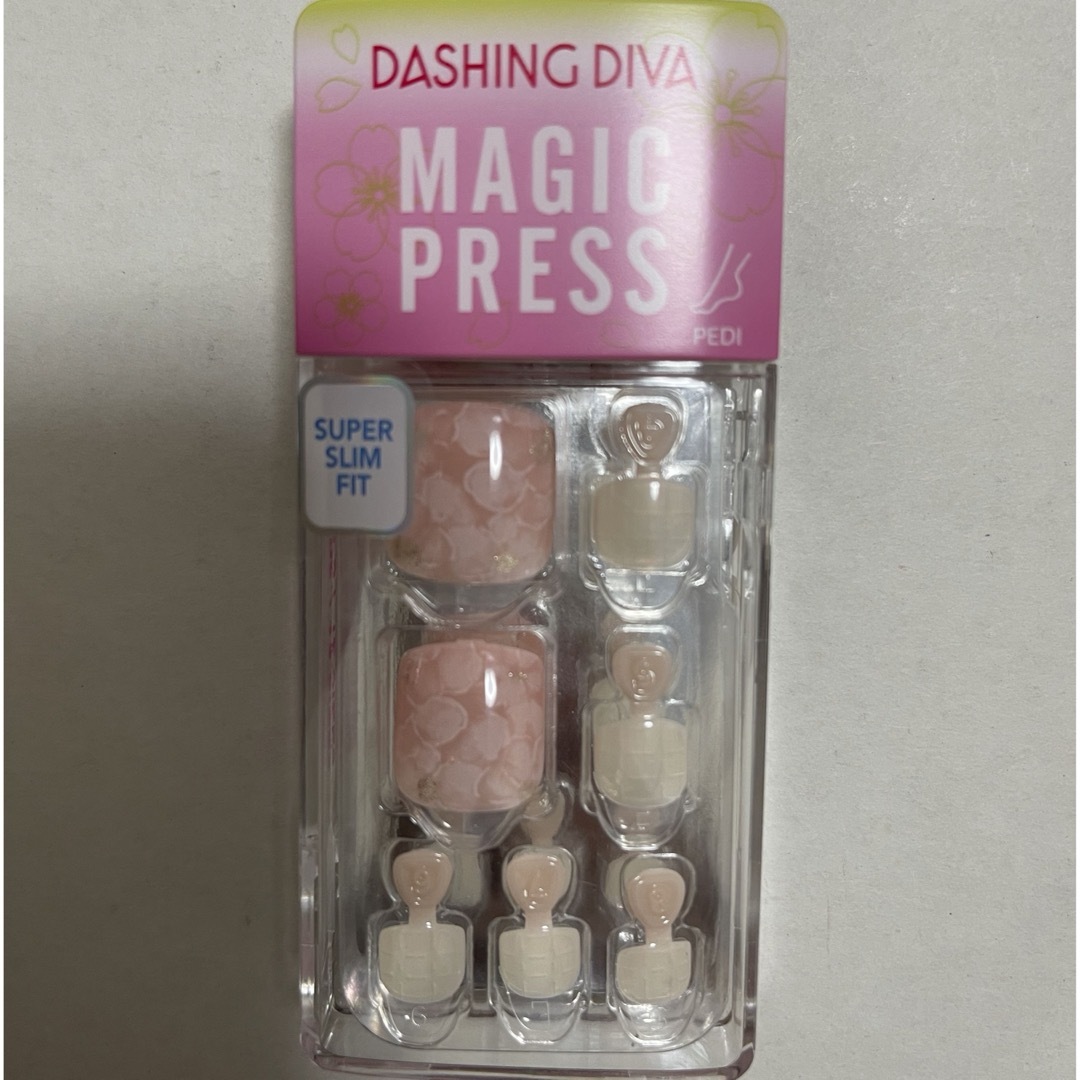 DASHING DIVA(ダッシングディバ)のダッシングディバ　マジックプレス　ネイルチップ　付け爪　フット　ペディキュア コスメ/美容のネイル(つけ爪/ネイルチップ)の商品写真