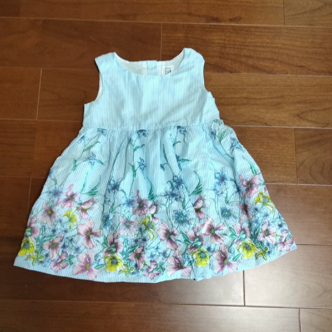 babyGAP(ベビーギャップ)の女の子　80センチ　まとめ売り キッズ/ベビー/マタニティのキッズ服女の子用(90cm~)(Tシャツ/カットソー)の商品写真