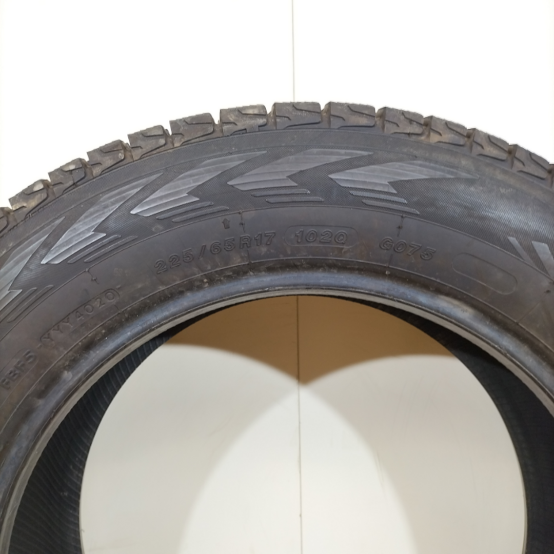 送料無料 YOKOHAMA ヨコハマ 225/65R17 102Q iceGUARD G075 送料無料 YOKOHAMA ヨコハマ 225/65R17 102Q iceGUARD G075