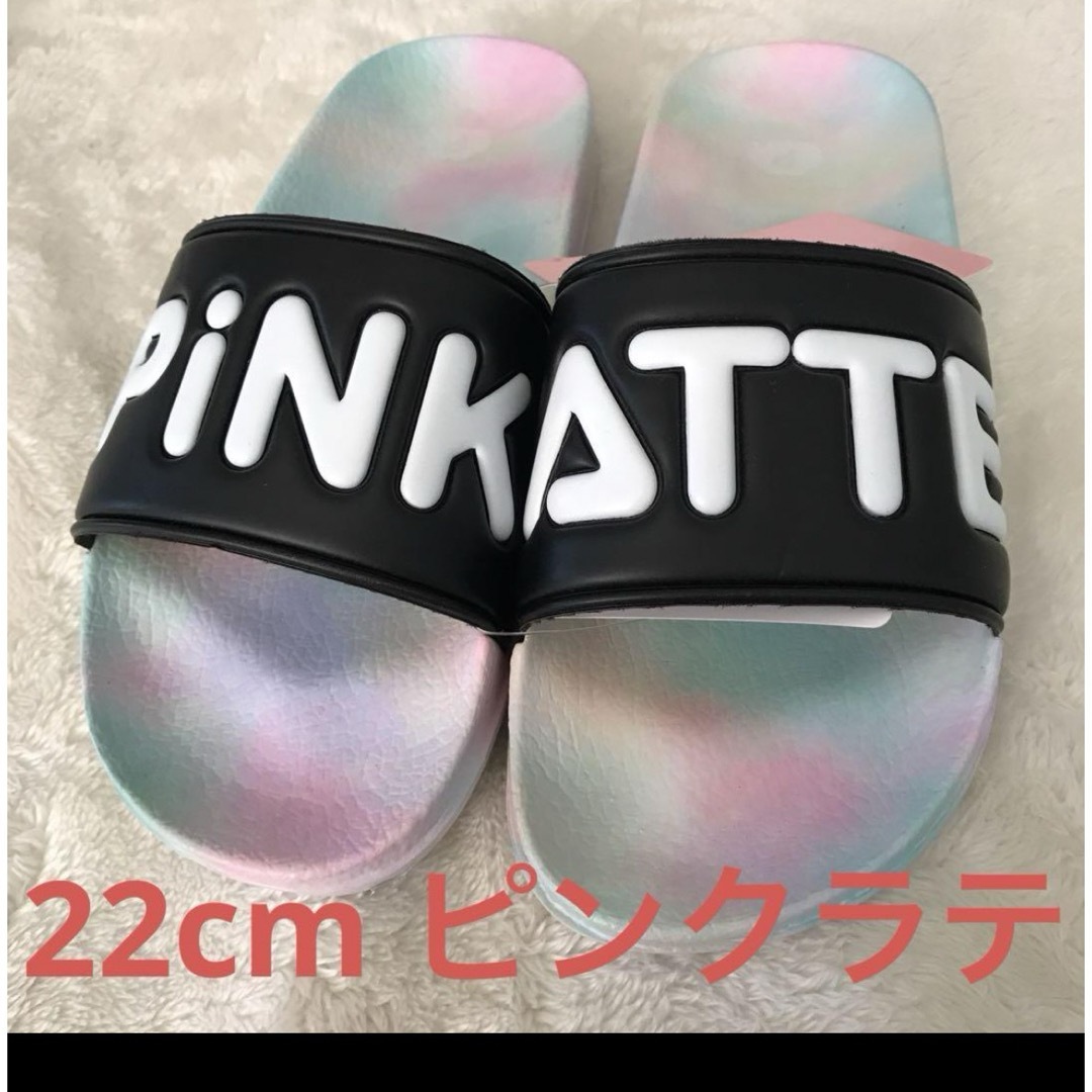 PINK-latte(ピンクラテ)の大人気新品　ピンクラテPINK-latte  ビーチサンダル 22cm  黒白 キッズ/ベビー/マタニティのキッズ靴/シューズ(15cm~)(サンダル)の商品写真