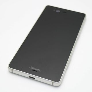 アローズ(arrows)の新品同様 F-01K ホワイト 本体 白ロム  M666(スマートフォン本体)