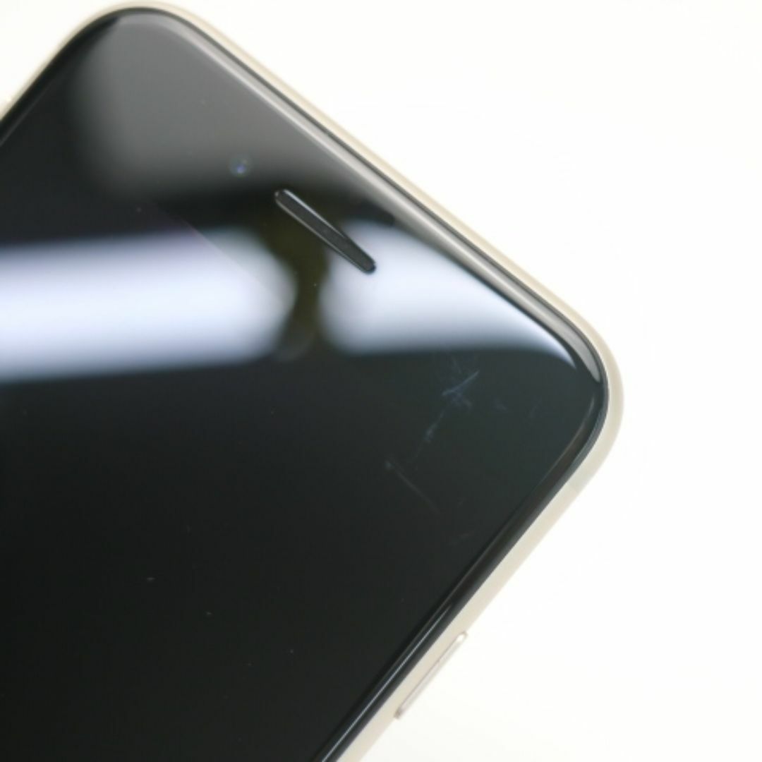iPhone(アイフォーン)の超美品 SIMフリー iPhone SE3 第3世代 64GB スターライト M666 スマホ/家電/カメラのスマートフォン/携帯電話(スマートフォン本体)の商品写真