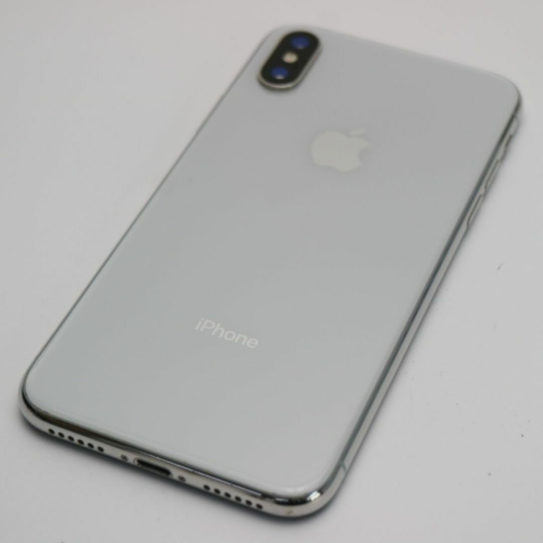 iPhone(アイフォーン)の超美品 SIMフリー iPhoneX 256GB シルバー  M666 スマホ/家電/カメラのスマートフォン/携帯電話(スマートフォン本体)の商品写真