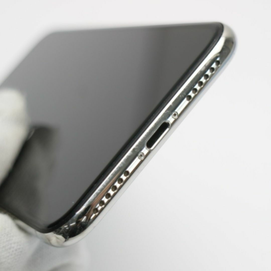 iPhone(アイフォーン)の超美品 SIMフリー iPhoneX 256GB シルバー  M666 スマホ/家電/カメラのスマートフォン/携帯電話(スマートフォン本体)の商品写真