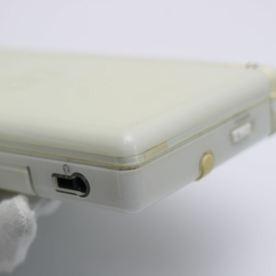 ニンテンドーDS(ニンテンドーDS)の良品中古 ニンテンドーDS Lite ライト ホワイト  M666 エンタメ/ホビーのゲームソフト/ゲーム機本体(携帯用ゲーム機本体)の商品写真